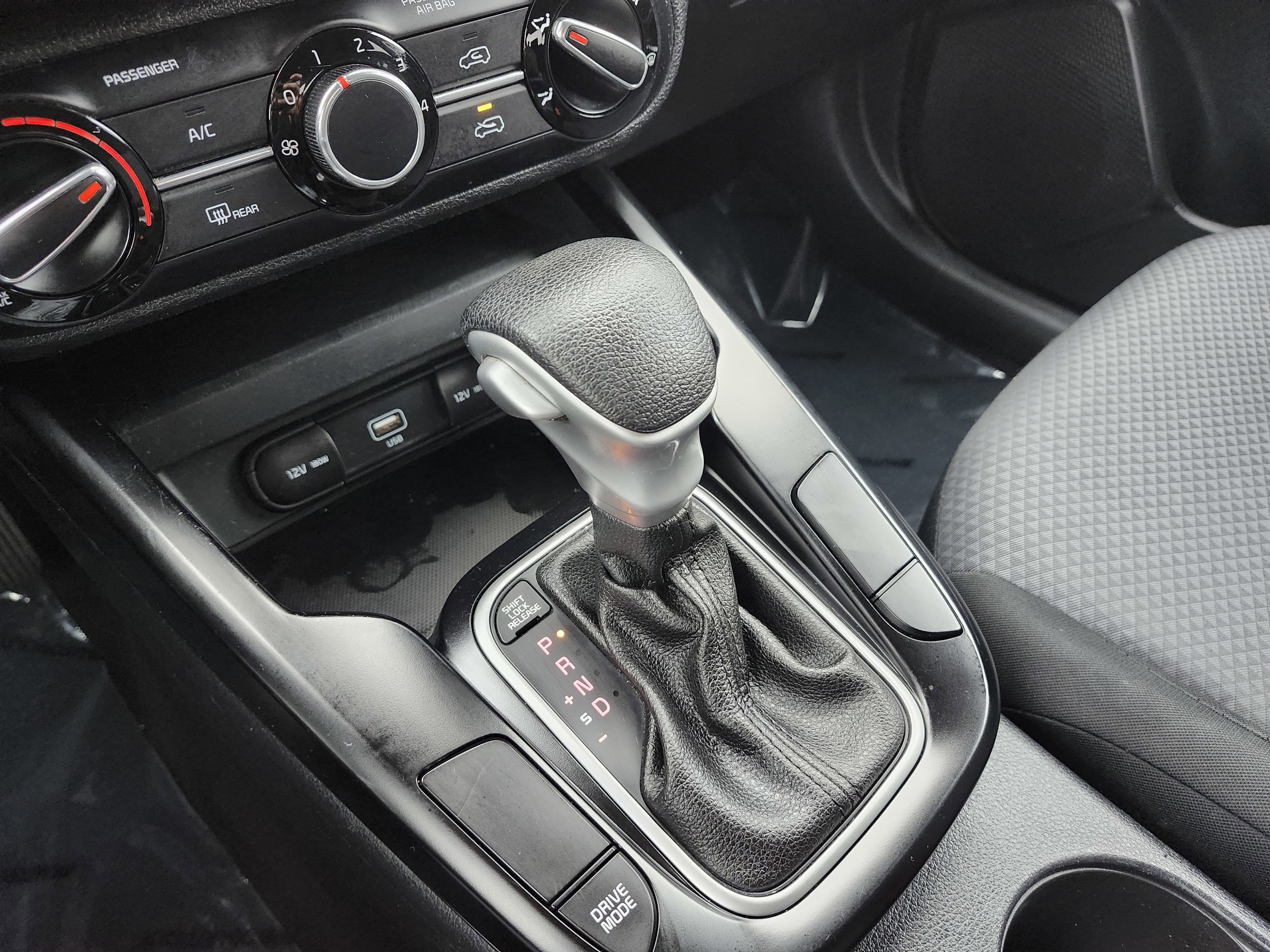 Used 2022 Kia Soul LX w/ Technology Package image 8