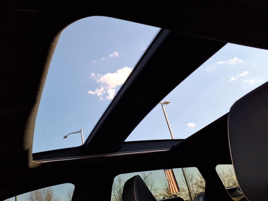 Used 2025 Toyota Crown Signia image 9