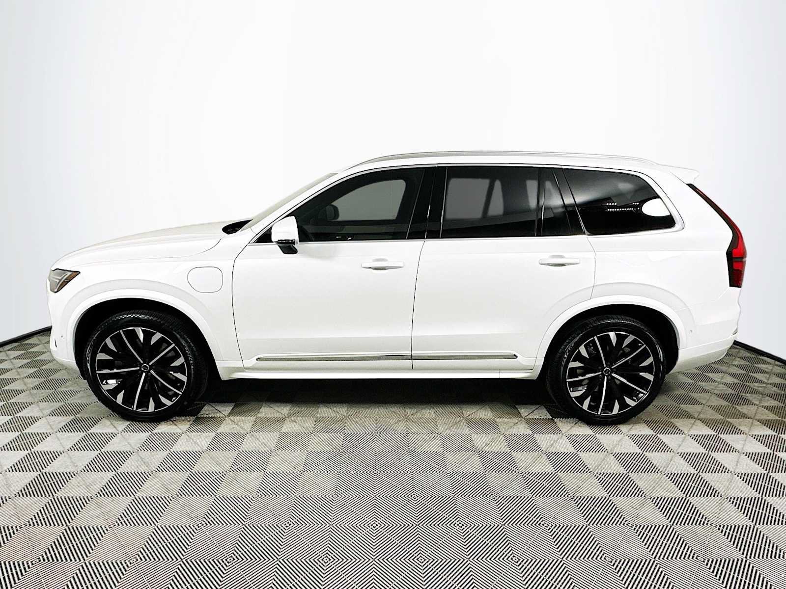 New 2026 Volvo XC90 T8 Ultra w/ Protection Package AWD/4WD image 4