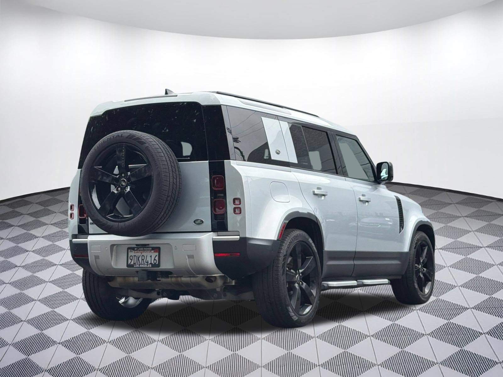 Used 2023 Land Rover Defender 110 SE AWD/4WD image 8
