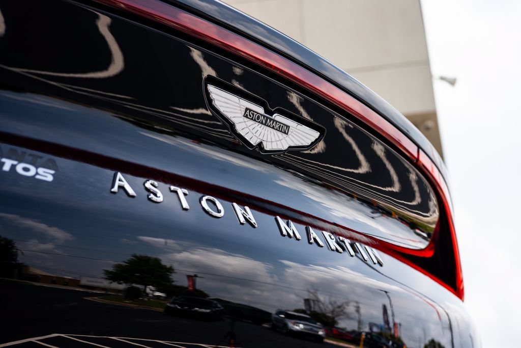 Used 2021 Aston Martin DBX AWD/4WD image 14