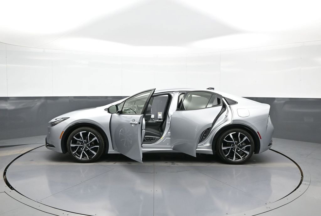 New 2026 Toyota Prius Plug-In Hybrid FWD image 43