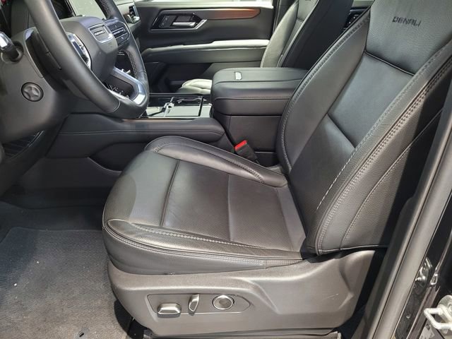 Used 2025 GMC Yukon XL Denali image 17