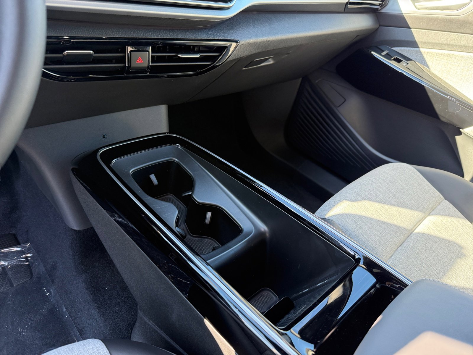 New 2025 Volkswagen ID.4 Pro RWD image 13