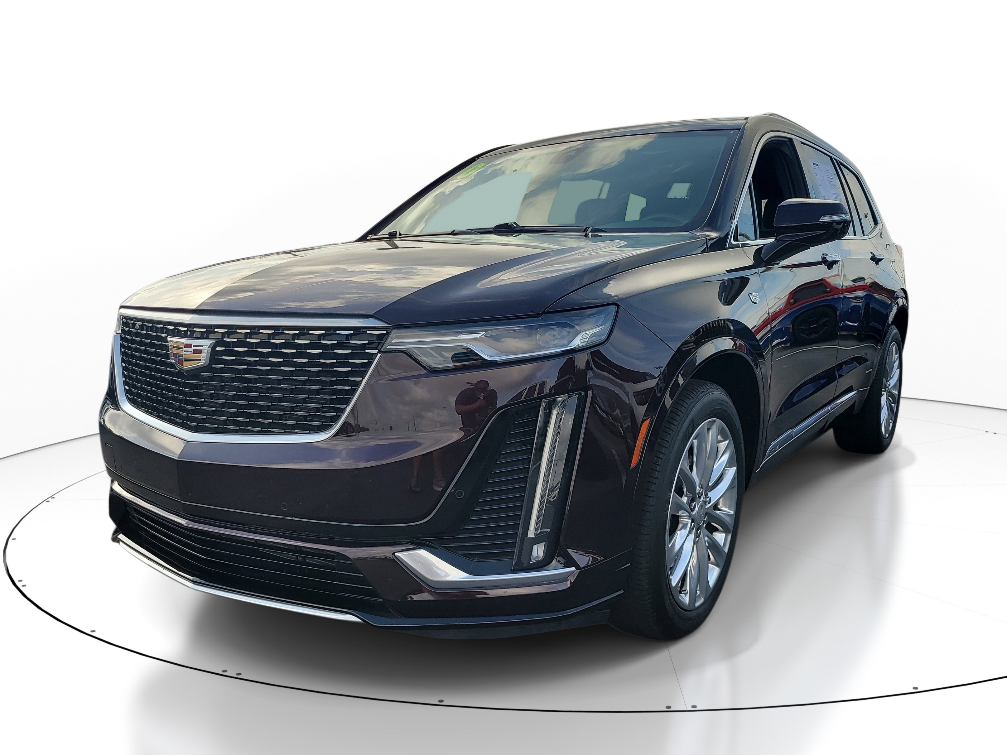 Used 2020 Cadillac XT6 Premium Luxury FWD image 3