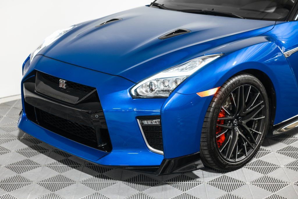 Used 2021 Nissan GT-R Premium image 19