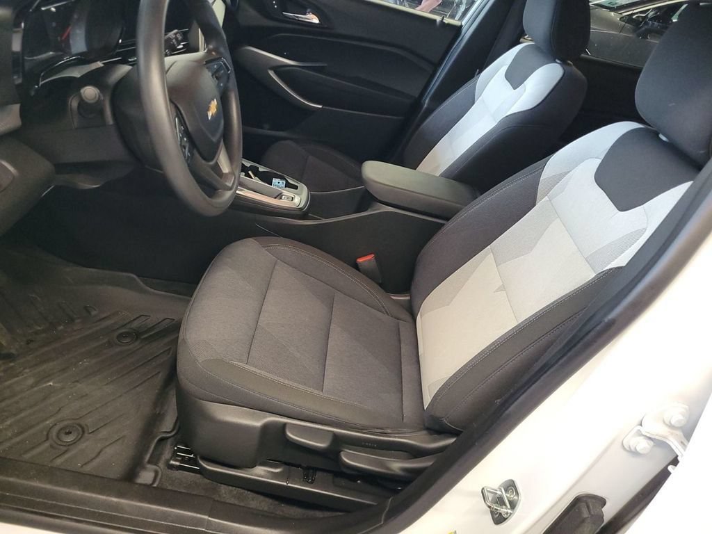Used 2024 Chevrolet Trax LS FWD video 2