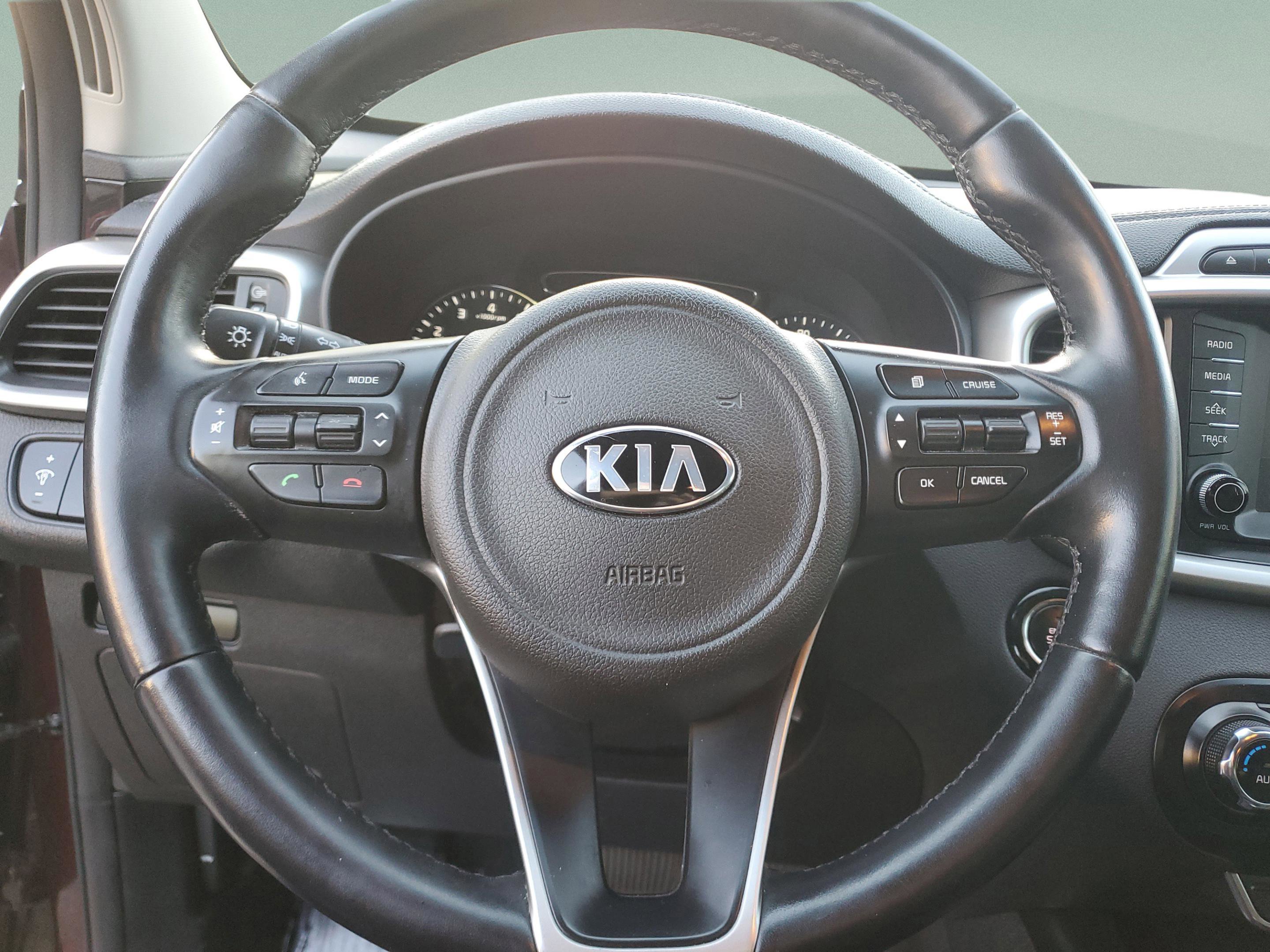 Used 2017 Kia Sorento LX image 18