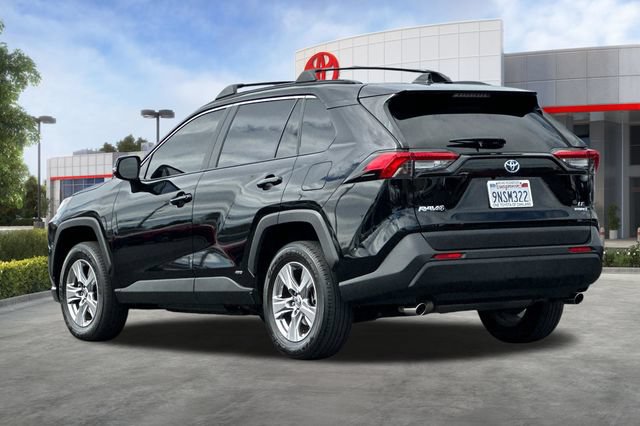 Certified 2024 Toyota RAV4 LE AWD/4WD image 7