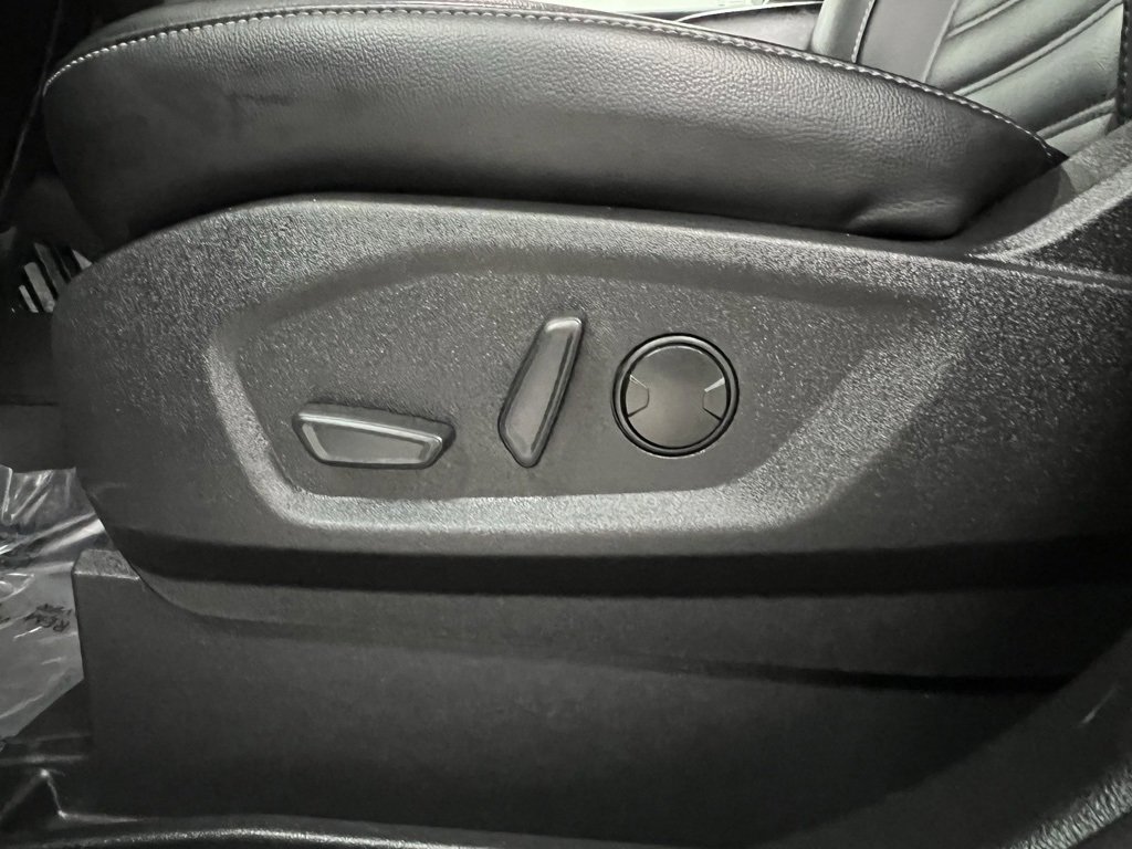 Used 2024 Ford Edge SEL image 25