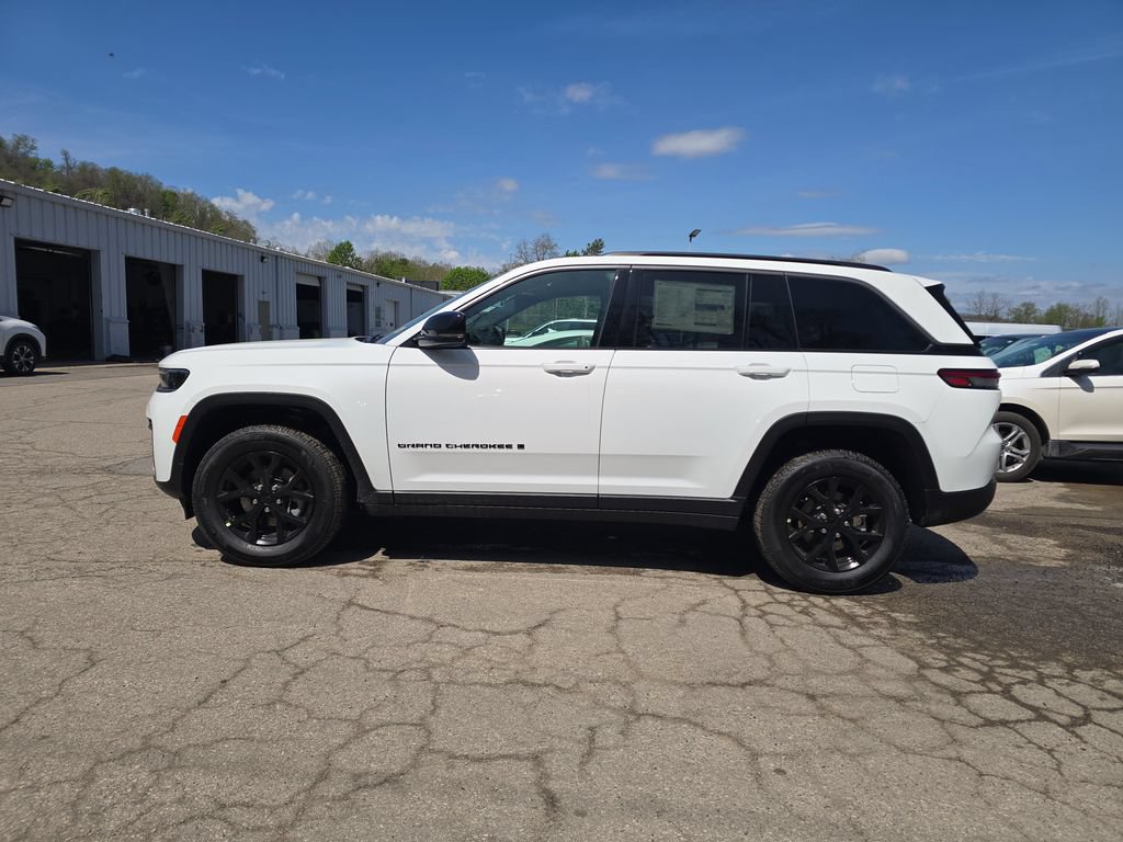 New 2026 Jeep Grand Cherokee Altitude AWD/4WD image 7