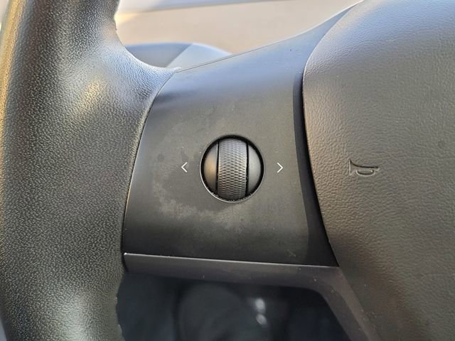 Used 2020 Tesla Model 3 Standard Range Plus image 27