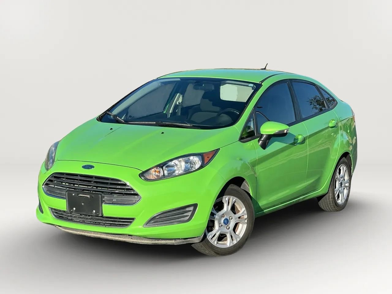 Used 2014 Ford Fiesta SE image 1