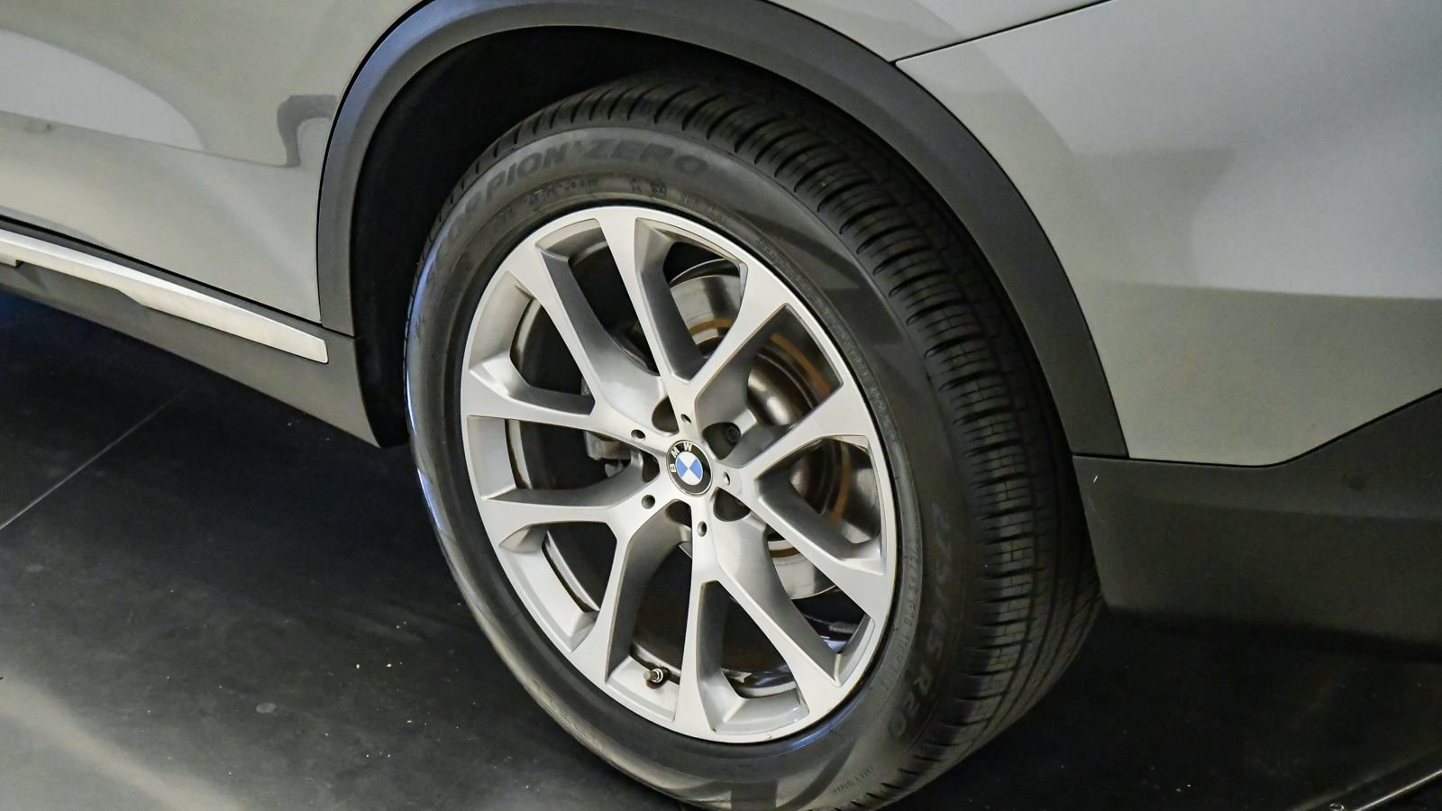 Certified 2024 BMW X5 xDrive40i w/ Premium Package AWD/4WD image 11