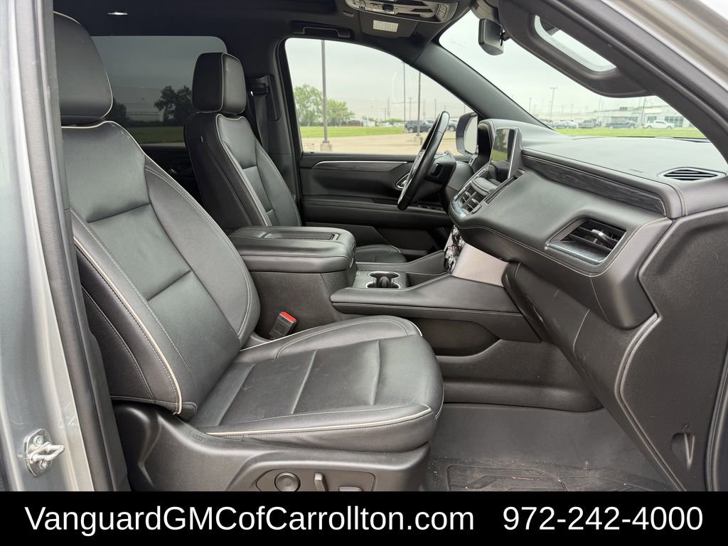 Used 2023 GMC Yukon XL SLT image 32