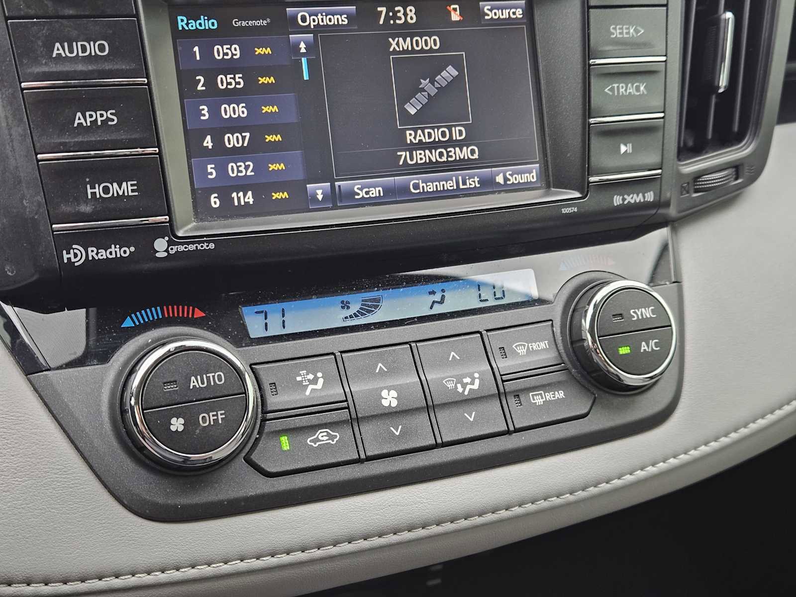 Used 2017 Toyota RAV4 XLE image 19