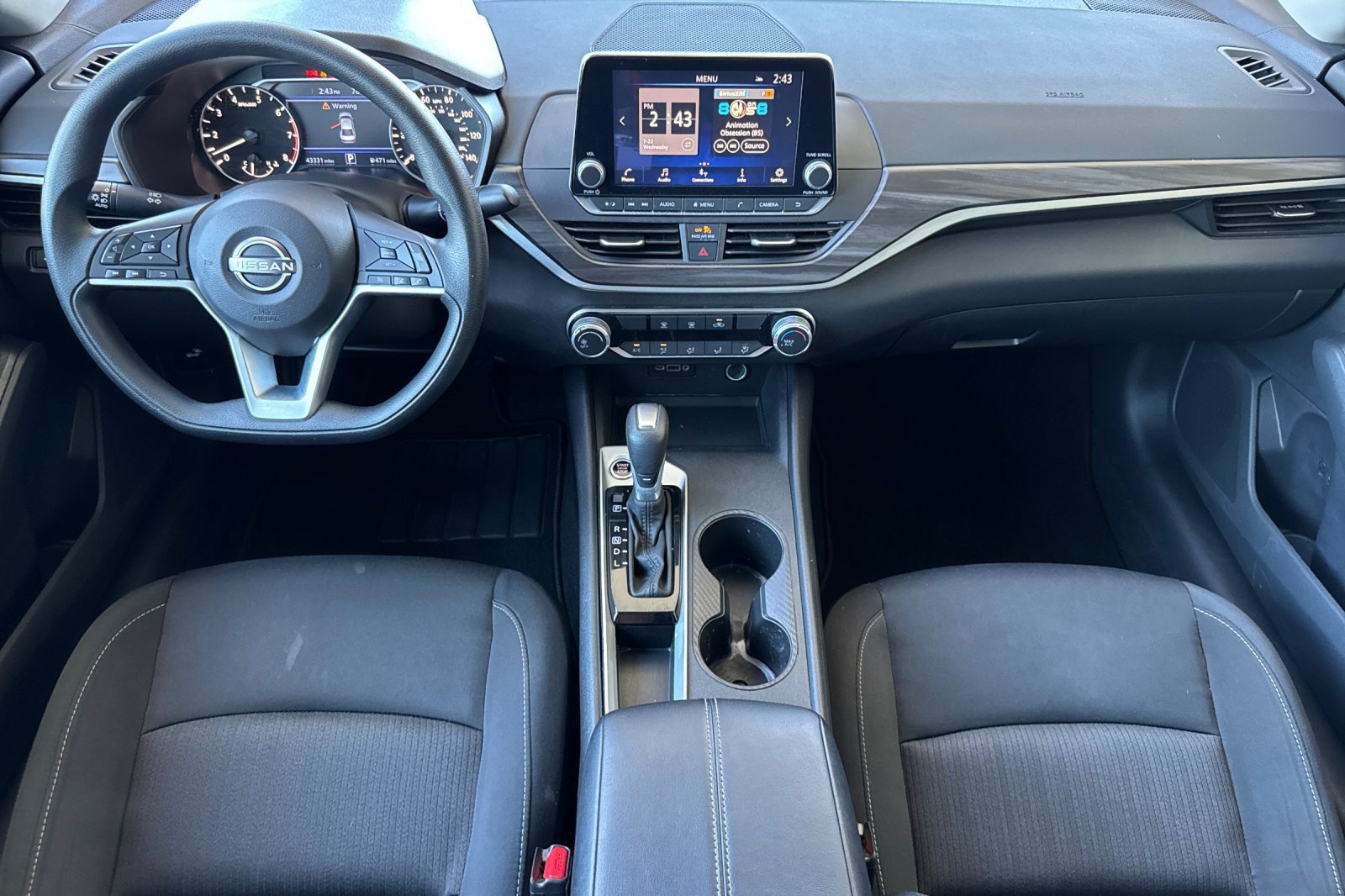Used 2025 Nissan Altima 2.5 SV FWD image 16