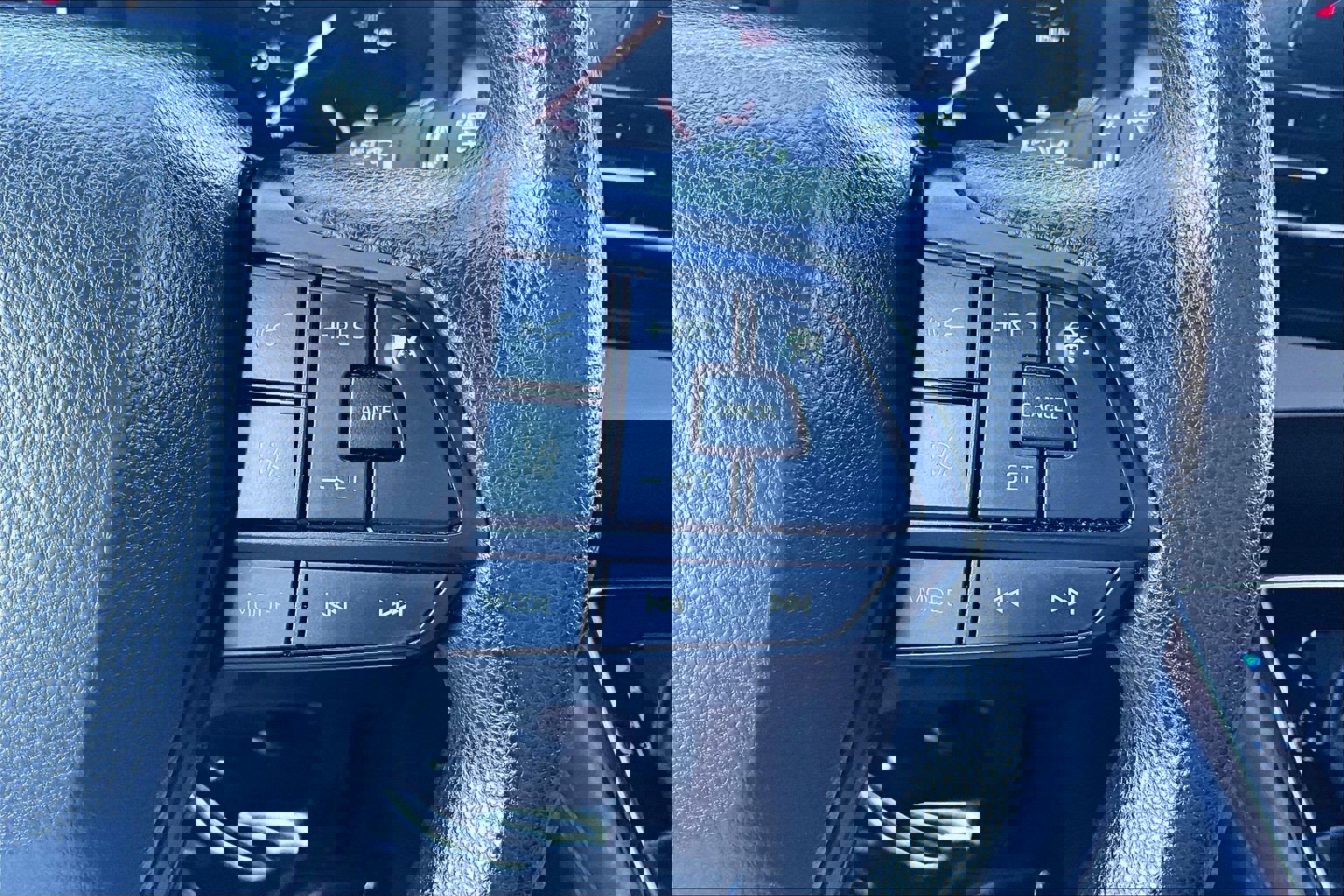 Used 2024 Toyota Sienna LE image 18