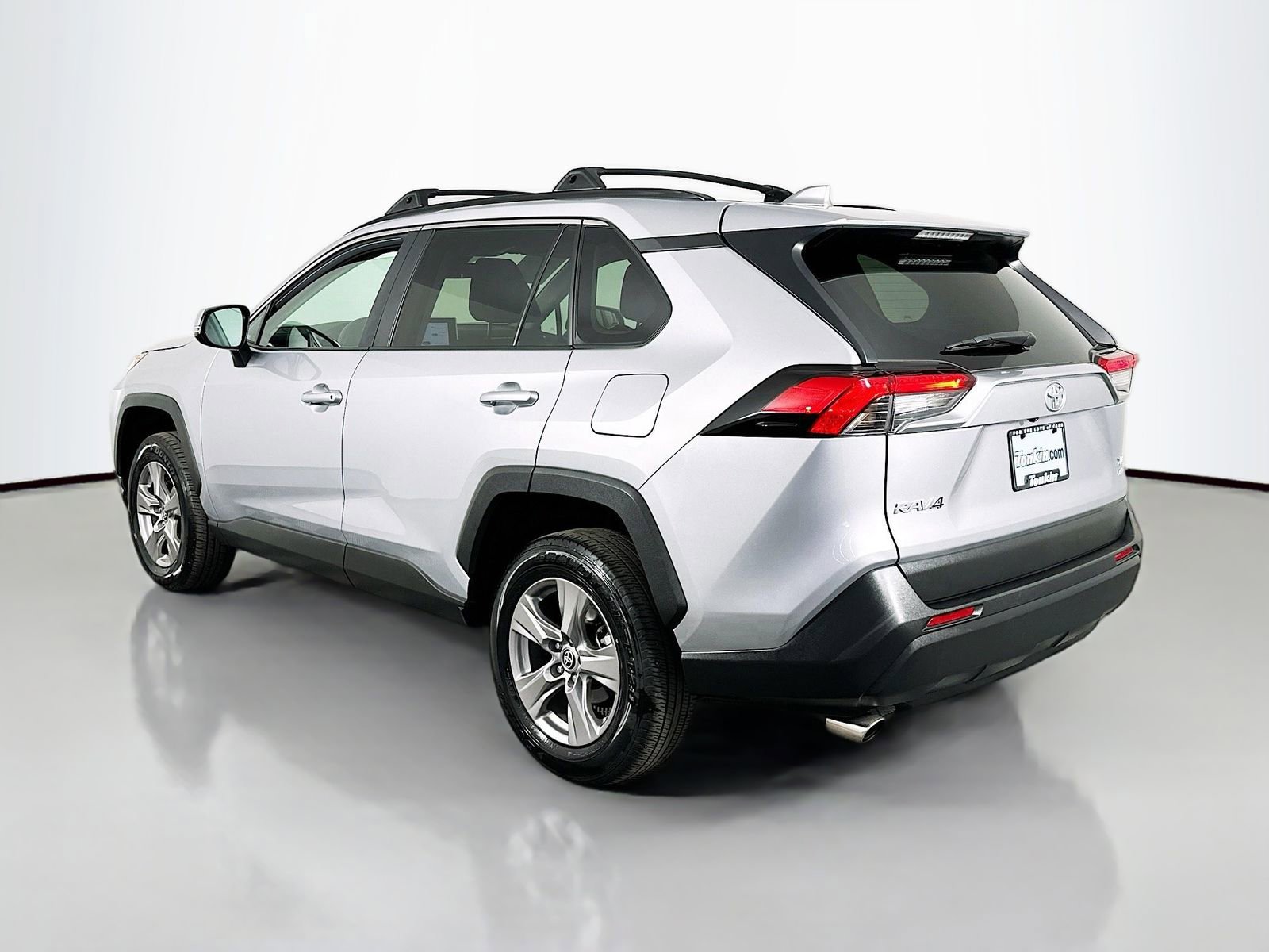 Used 2024 Toyota RAV4 XLE image 5