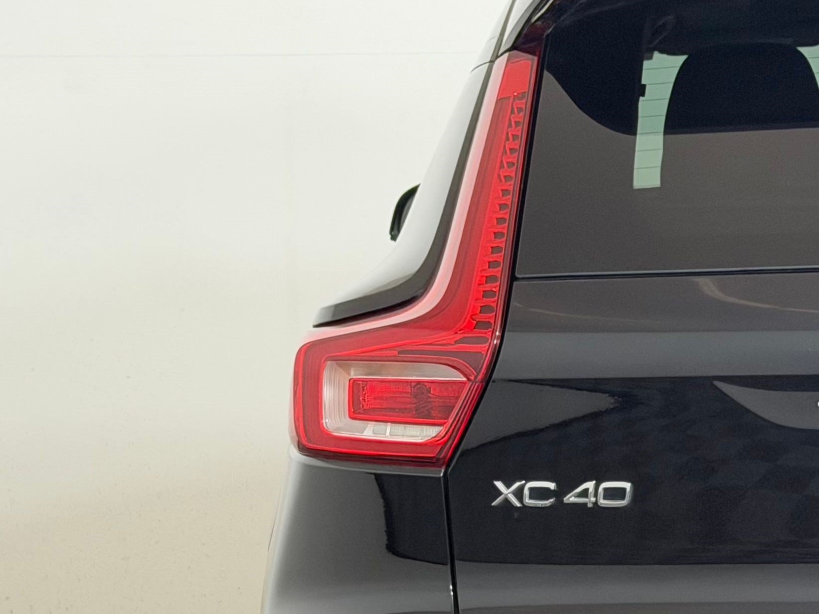 Used 2024 Volvo XC40 B5 Plus w/ Protection Package Premier AWD/4WD image 28