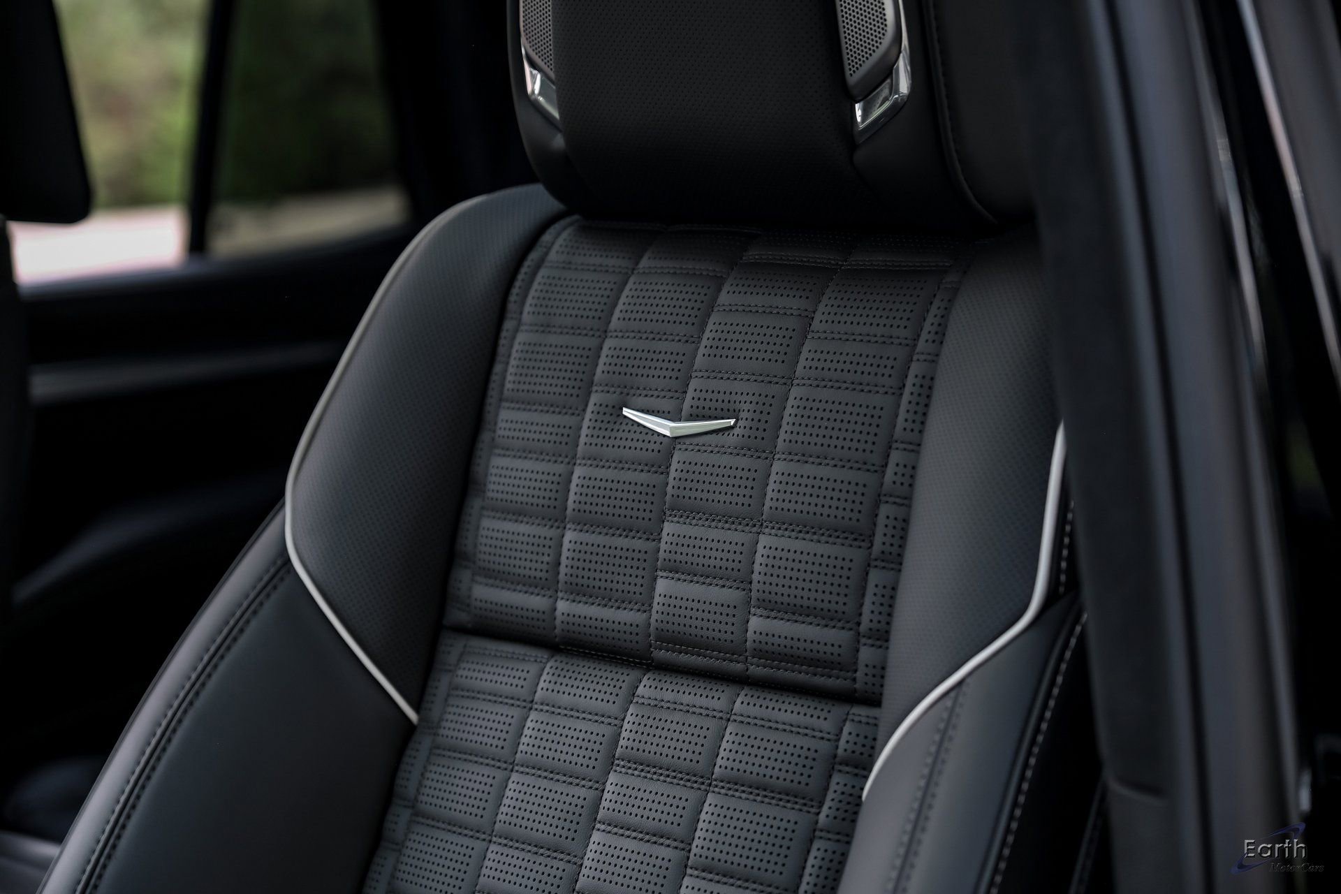 Used 2026 Cadillac Escalade V w/ LPO, Floor Liner Package image 37