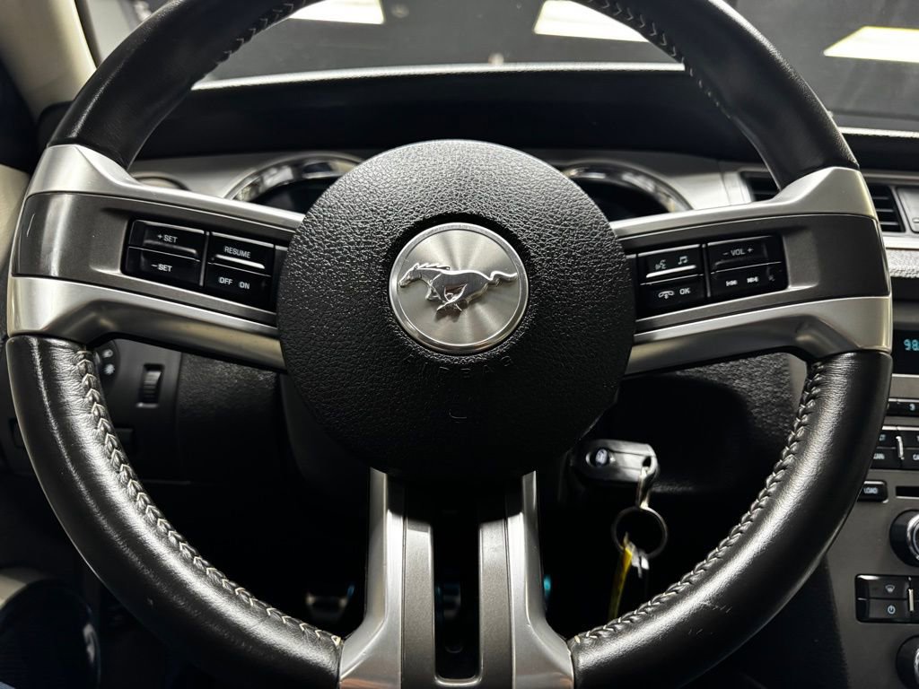 Used 2011 Ford Mustang GT Premium w/ Brembo Brake Pkg RWD image 22