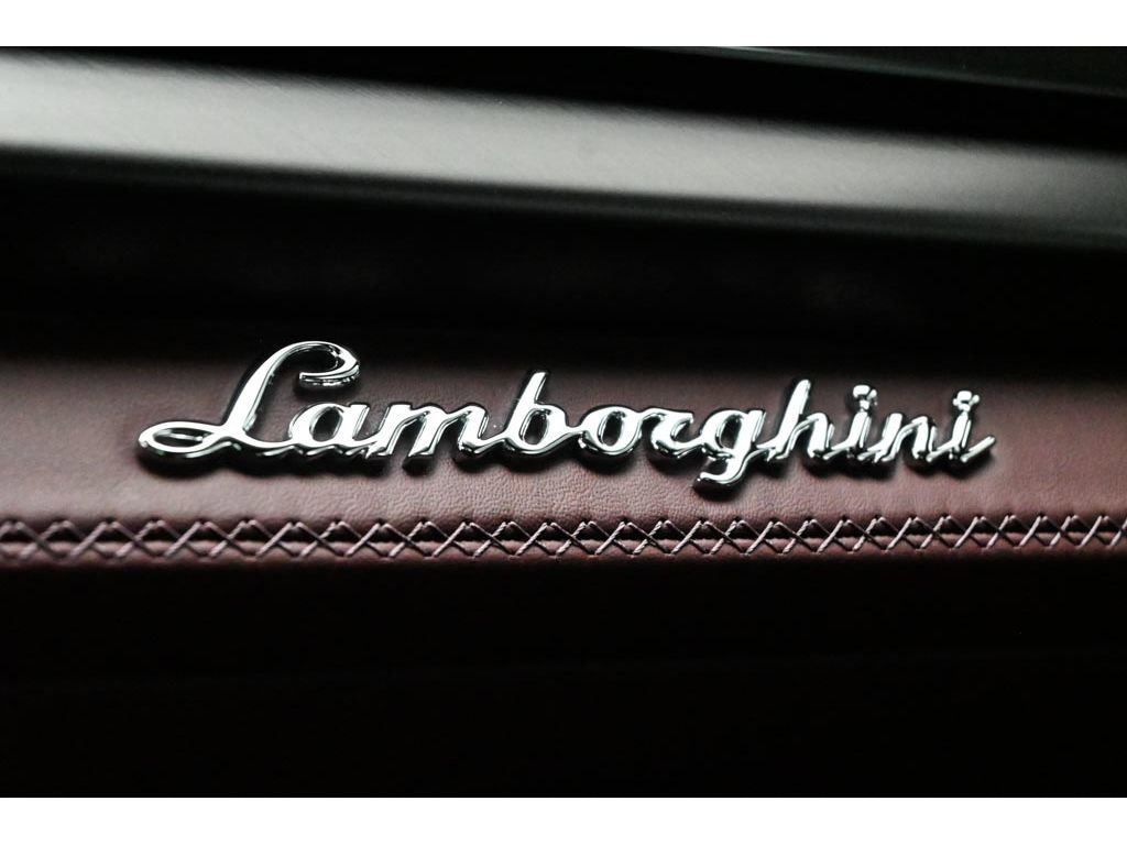 Used 2025 Lamborghini Urus SE image 82