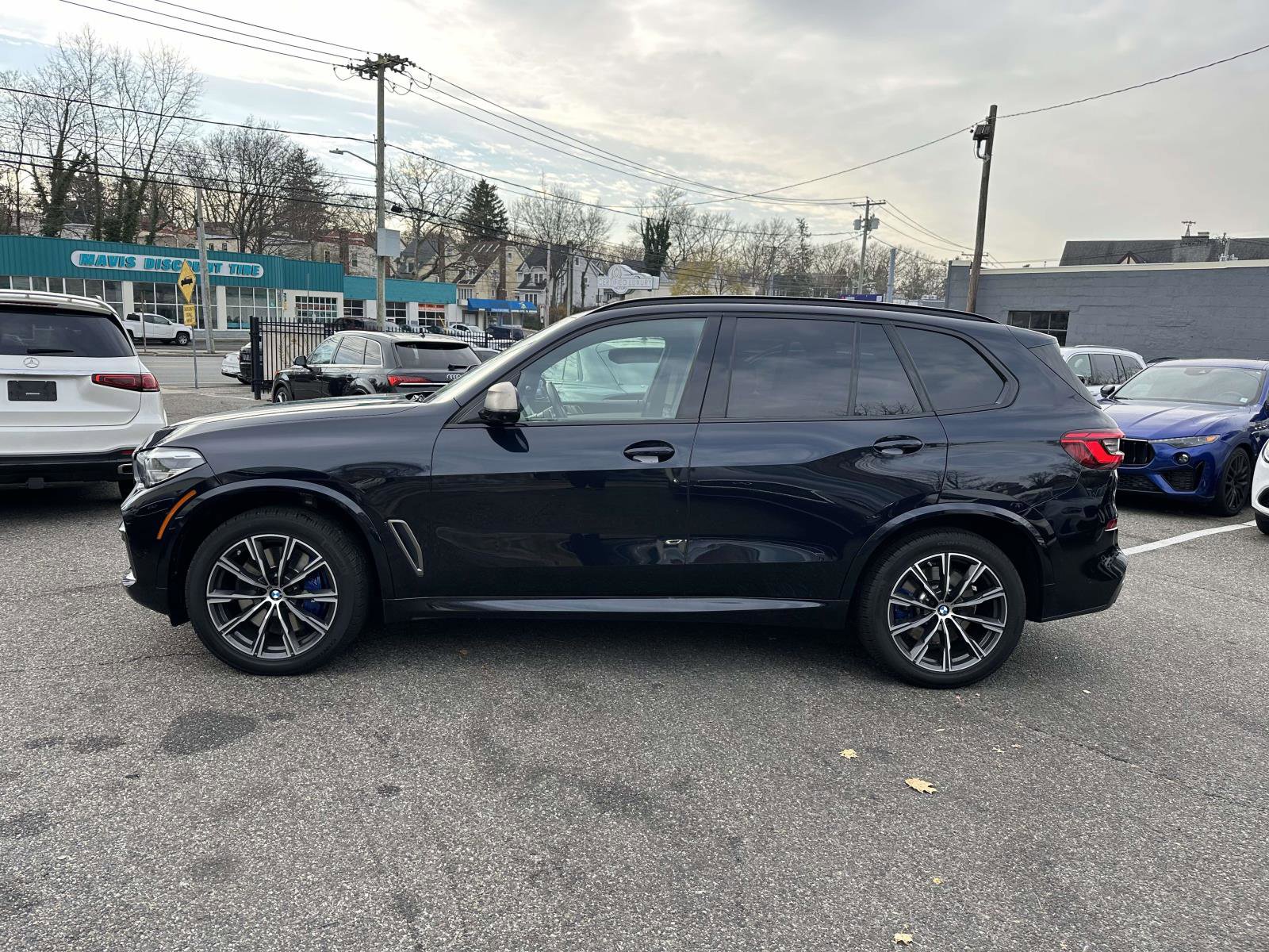 Used 2020 BMW X5 M50i AWD/4WD image 6