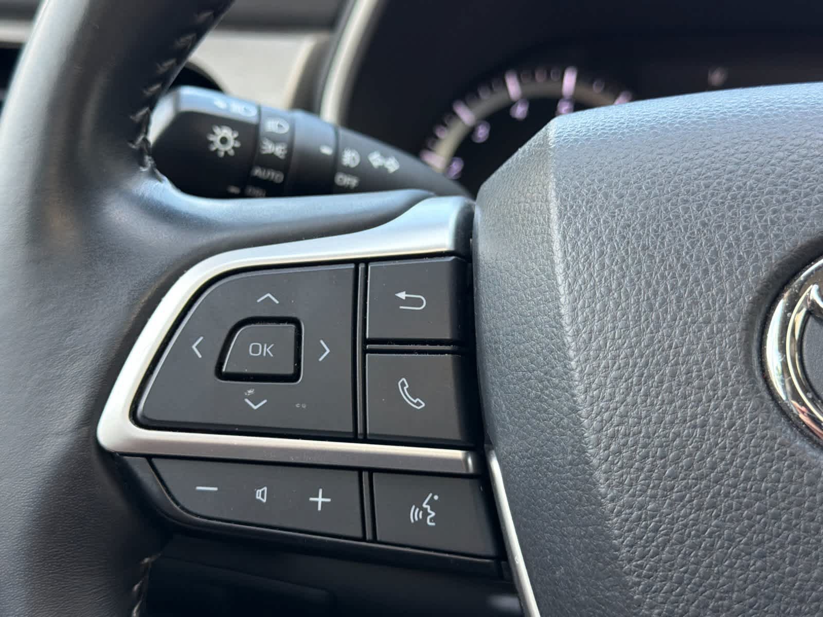 Used 2022 Toyota Highlander XLE FWD image 26