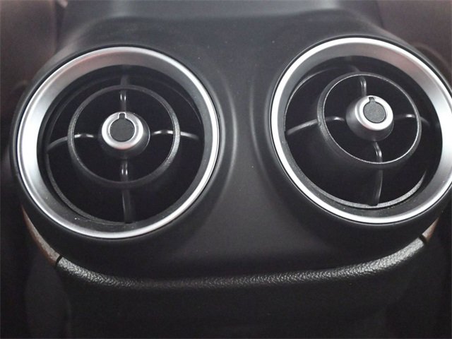 Used 2019 Alfa Romeo Stelvio Sprint w/ Nero Edizione image 16