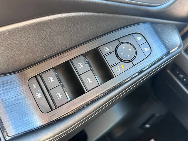 Used 2024 Nissan Rogue SV w/ SV Premium Package FWD image 18