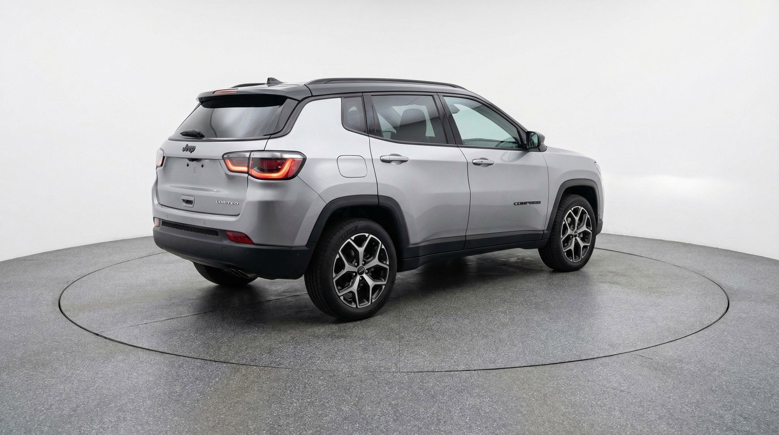 Used 2025 Jeep Compass Limited image 9