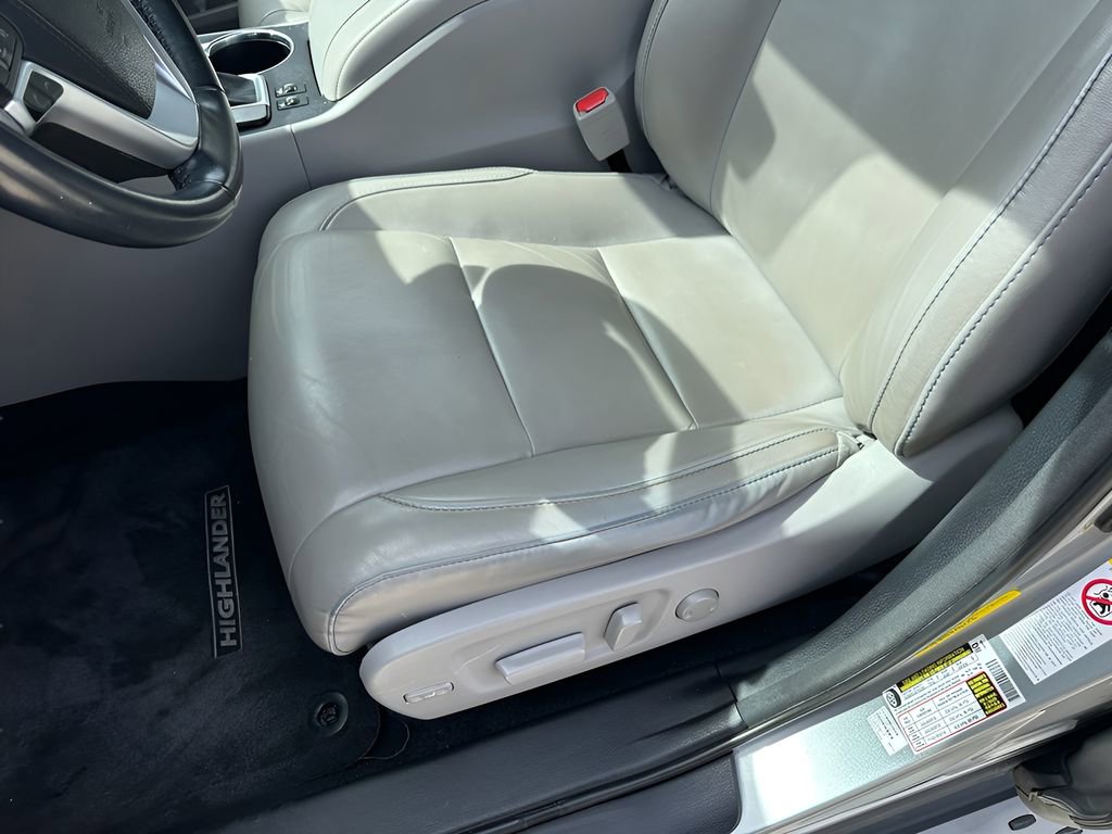 Used 2018 Toyota Highlander XLE image 11