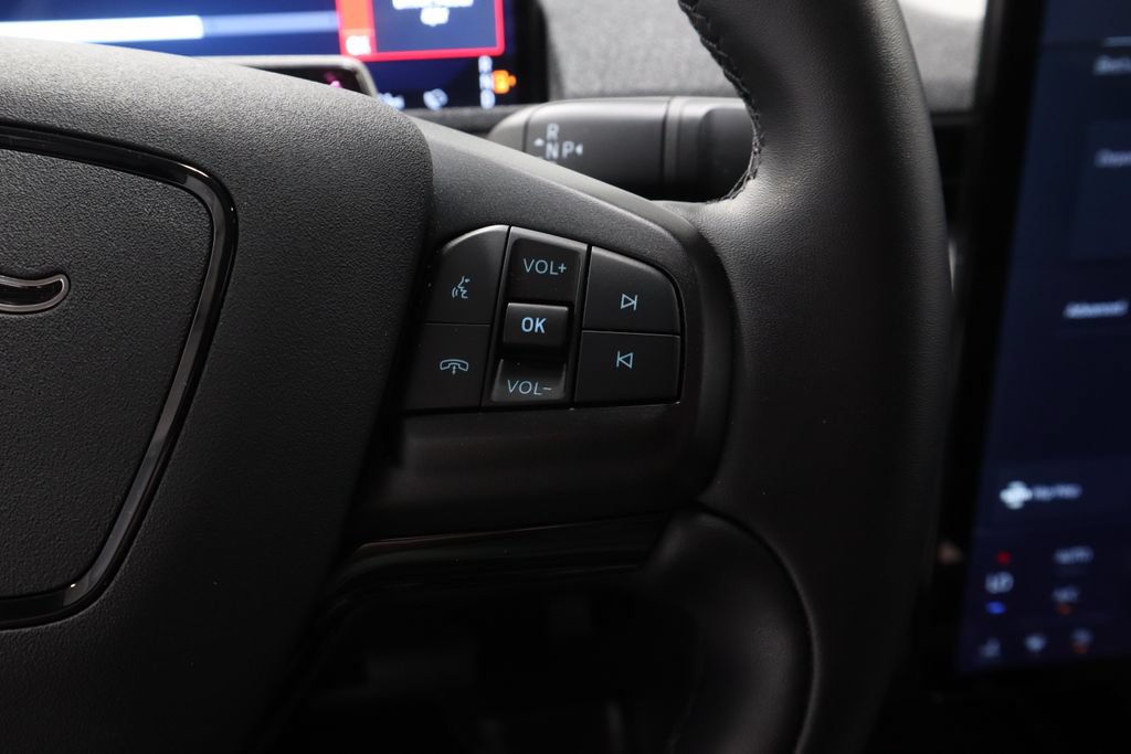 Used 2025 Ford Mustang Mach-E Premium AWD/4WD image 31