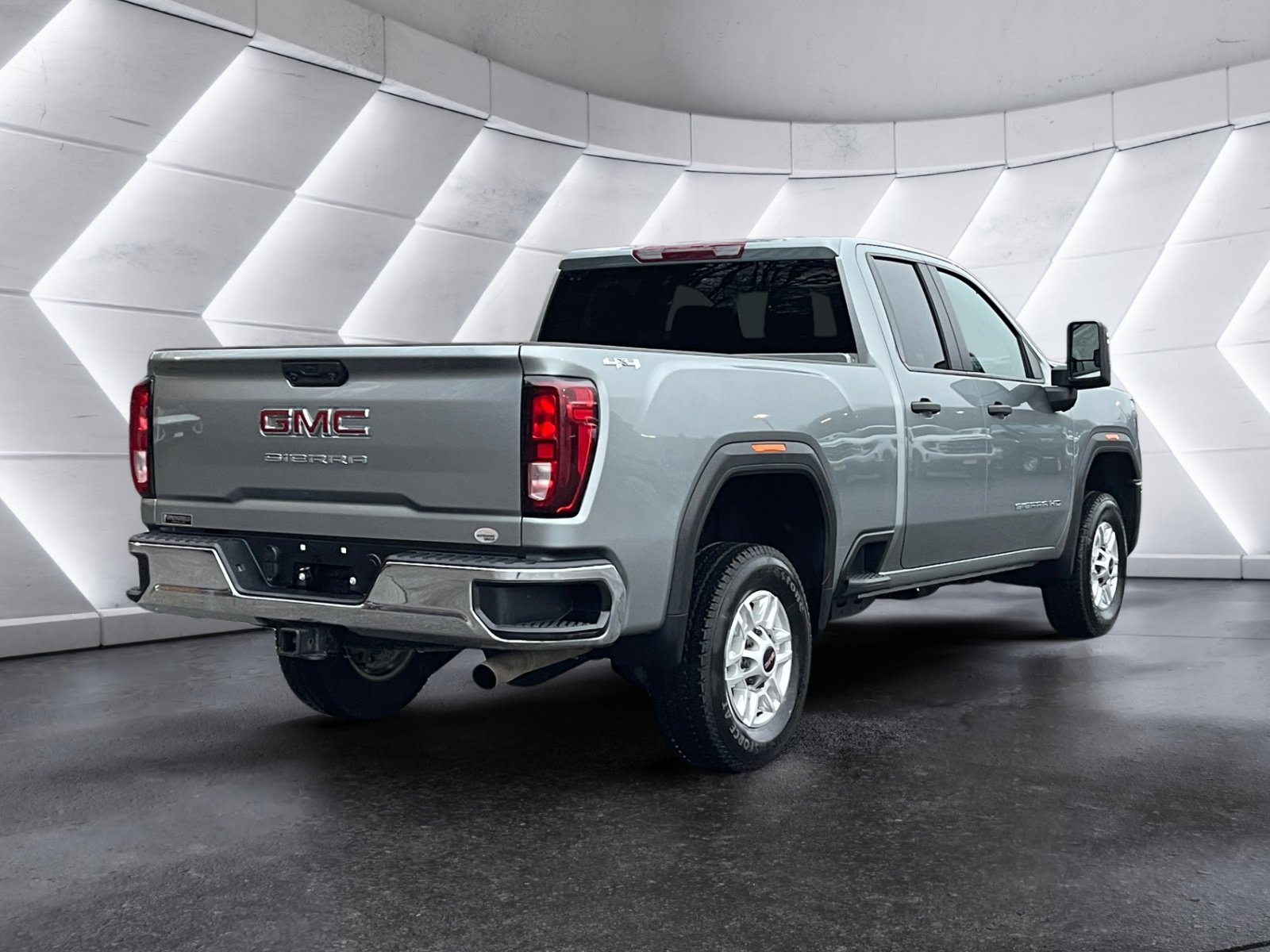 Used 2024 GMC Sierra 2500 Pro w/ Convenience Package image 6