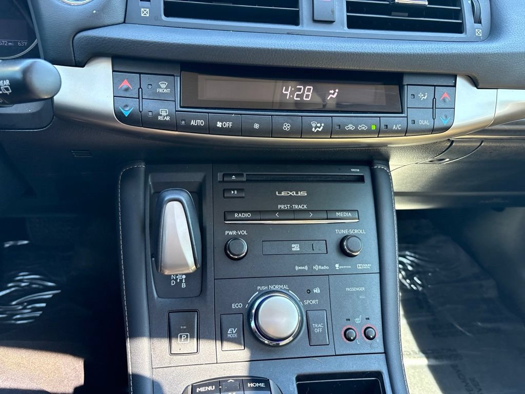 Used 2015 Lexus CT 200h w/ Navigation Package FWD image 21