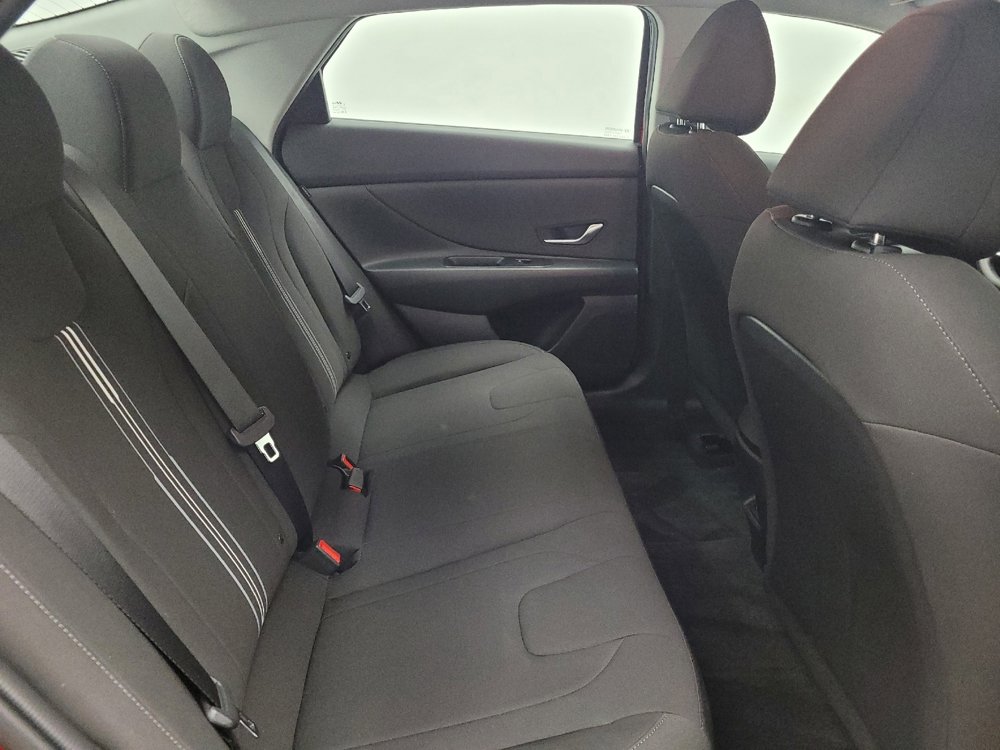 Used 2024 Hyundai Elantra Blue image 19