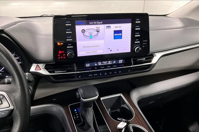 Used 2023 Toyota Sienna XLE AWD/4WD image 5
