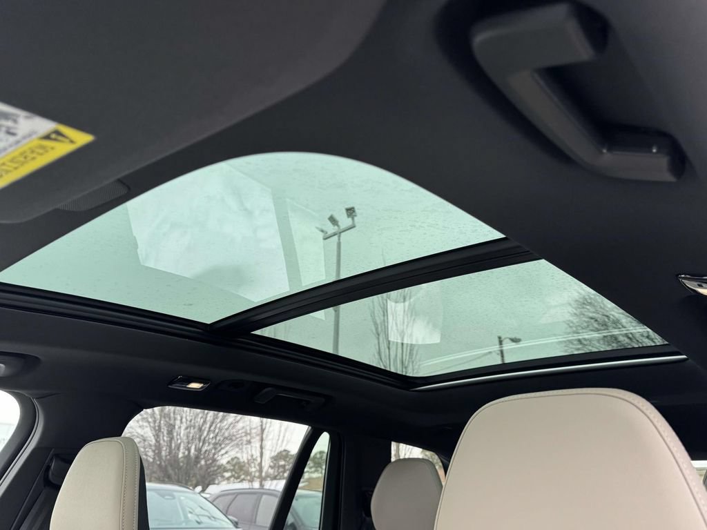 New 2026 Volvo XC90 B6 Plus w/ Protection Package Premier AWD/4WD image 19