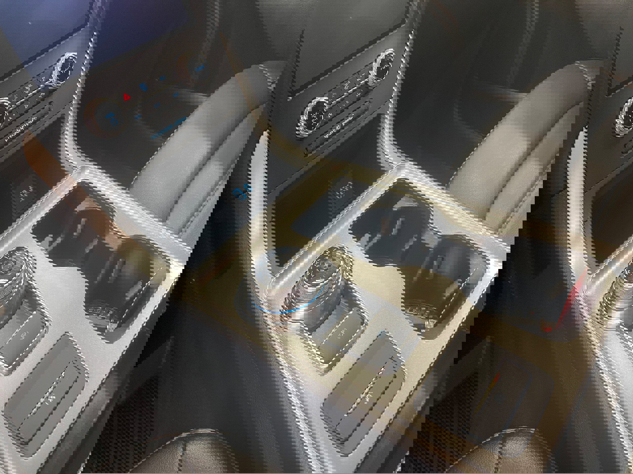 Used 2023 Ford Edge SEL w/ Convenience Package image 18