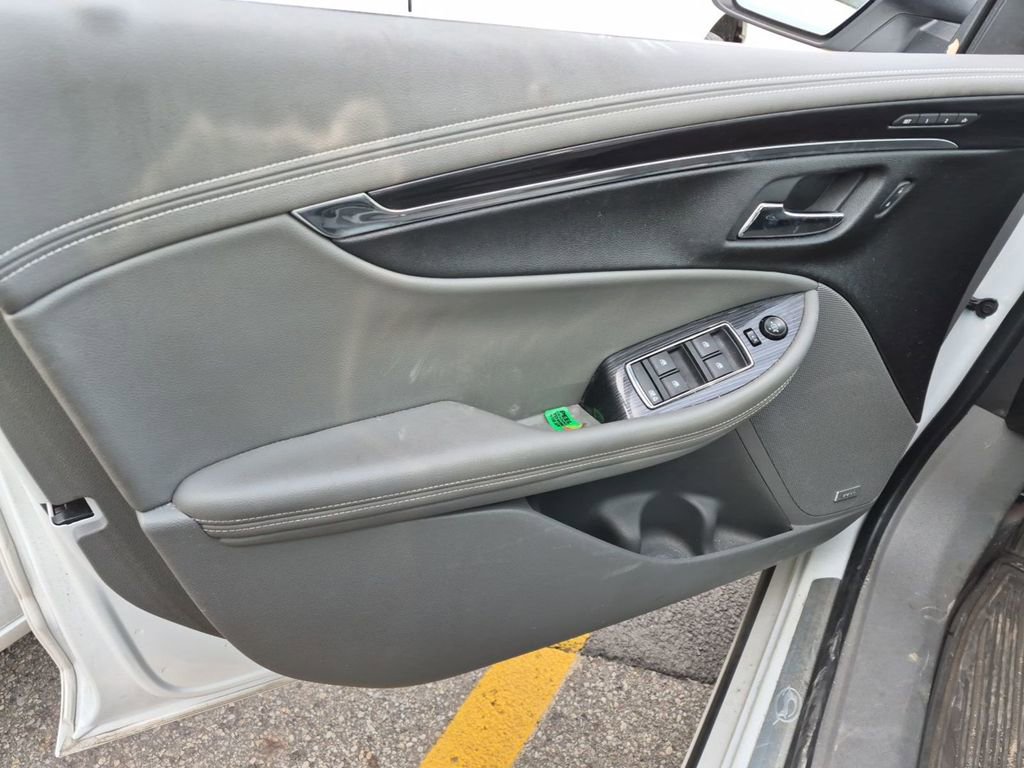 Used 2016 Chevrolet Impala LTZ w/ Enhanced Convenience Package image 9