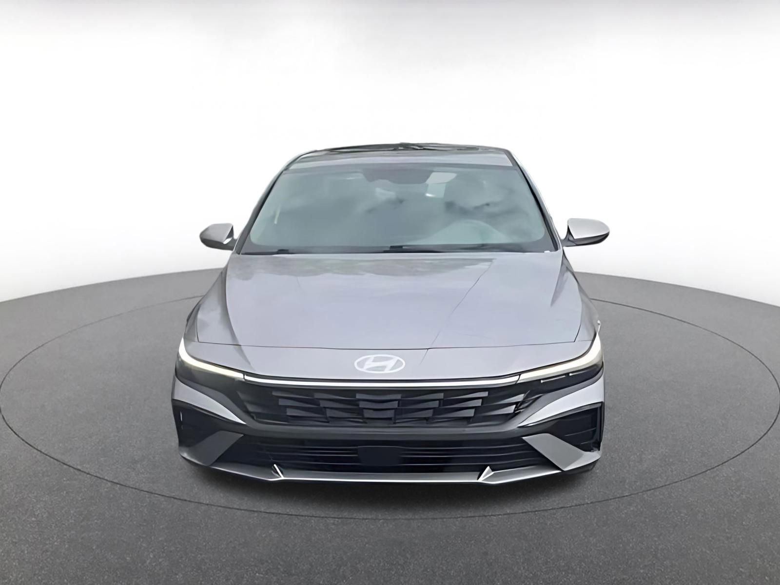 Used 2025 Hyundai Elantra SEL image 4