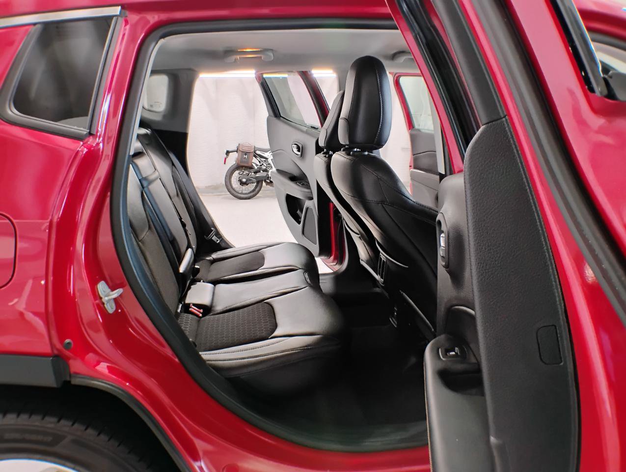 Used 2018 Jeep Compass Latitude image 88