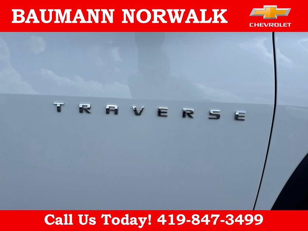 Used 2022 Chevrolet Traverse LS FWD image 9