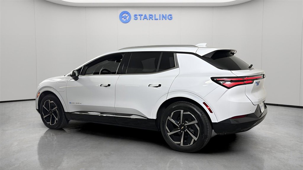 Used 2025 Chevrolet Equinox EV LT image 4