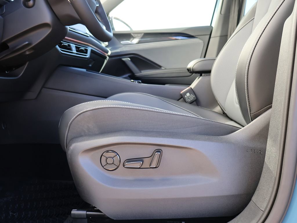 New 2026 Volkswagen Tiguan SE R-Line image 39