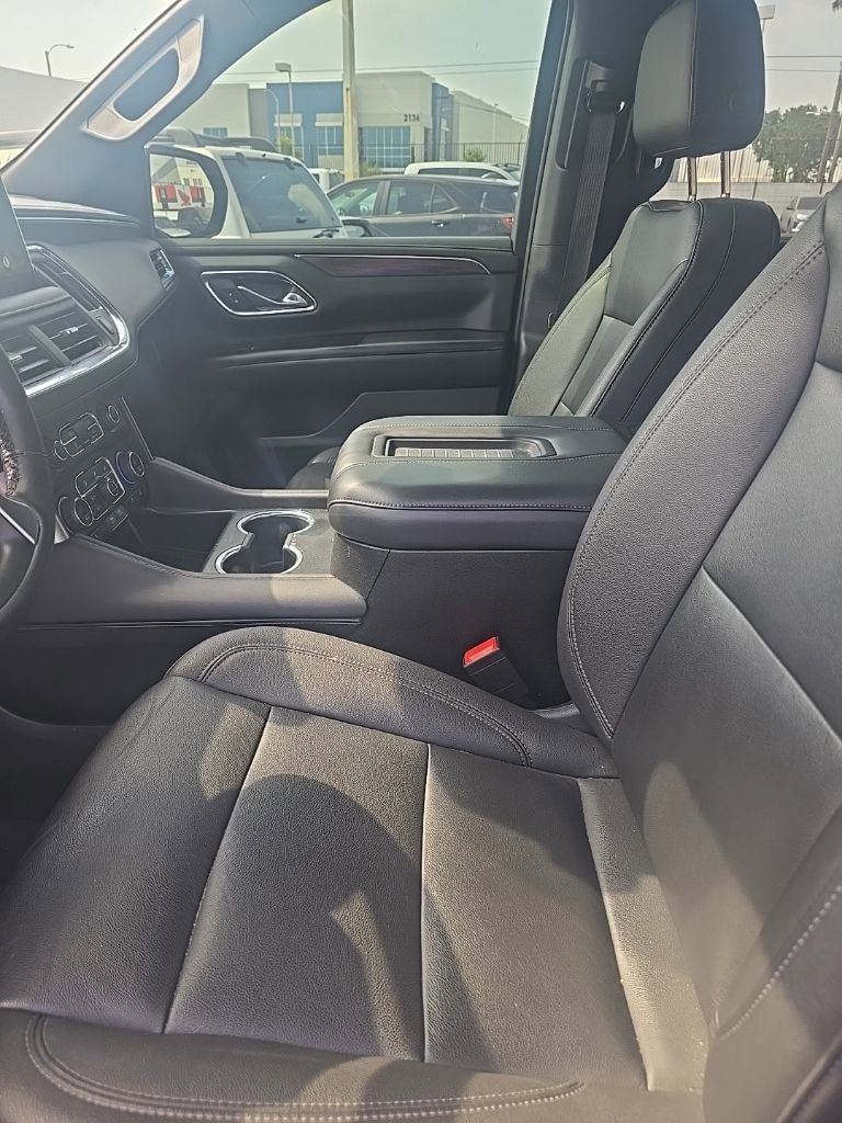 Used 2023 Chevrolet Tahoe LT w/ Luxury Package RWD image 4