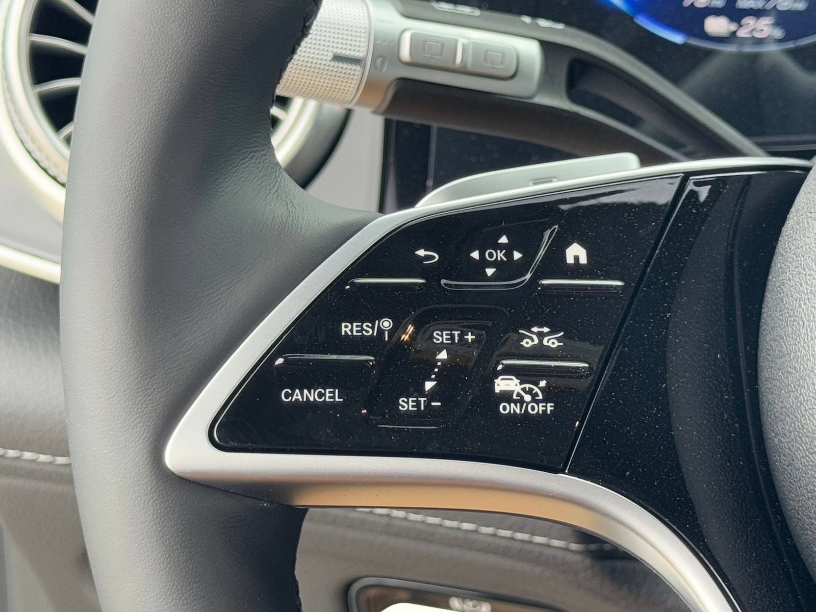 New 2026 Mercedes-Benz EQS 400 4MATIC SUV image 20