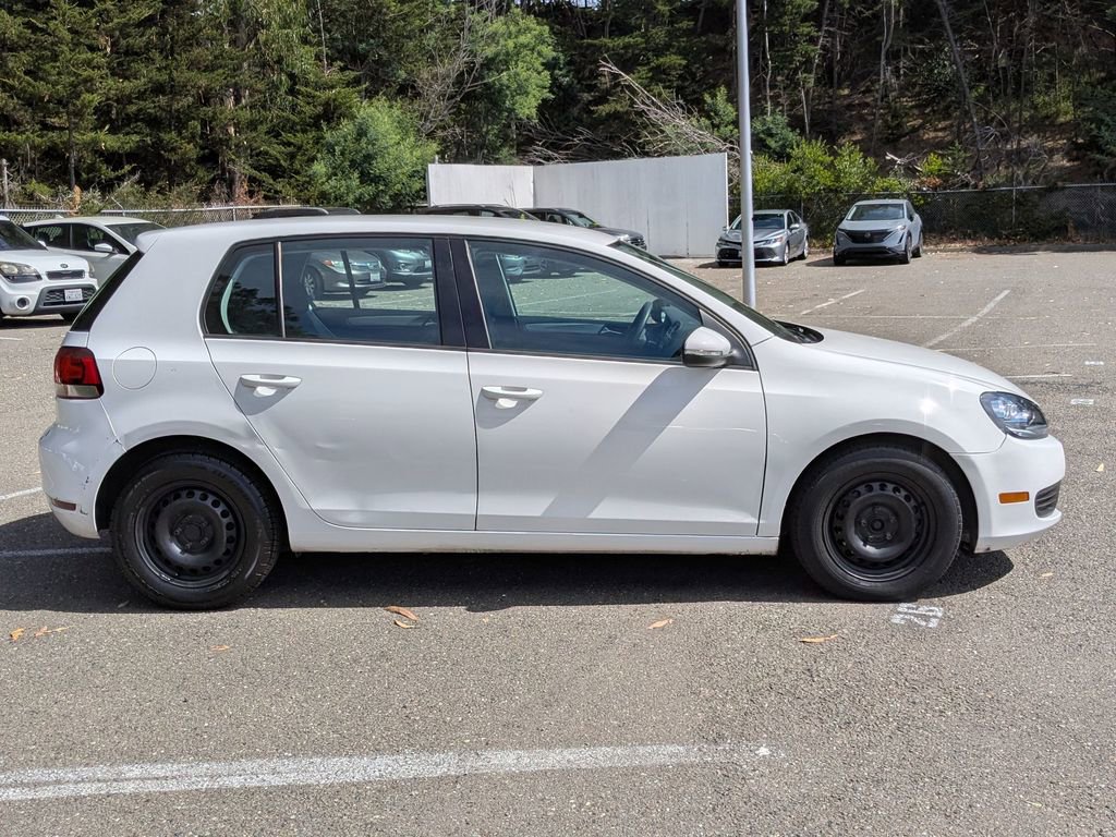Used 2014 Volkswagen Golf 4-Door image 4