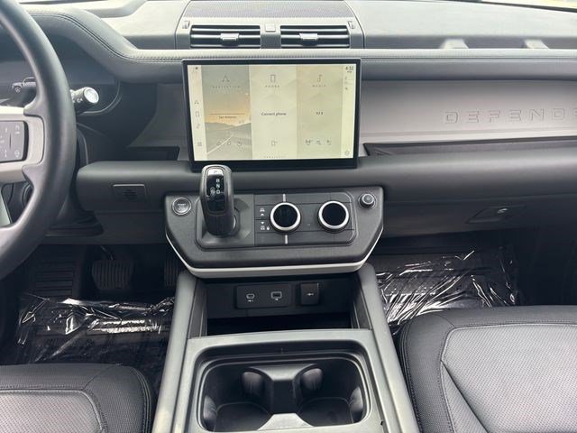 Used 2023 Land Rover Defender 130 X-Dynamic SE image 17